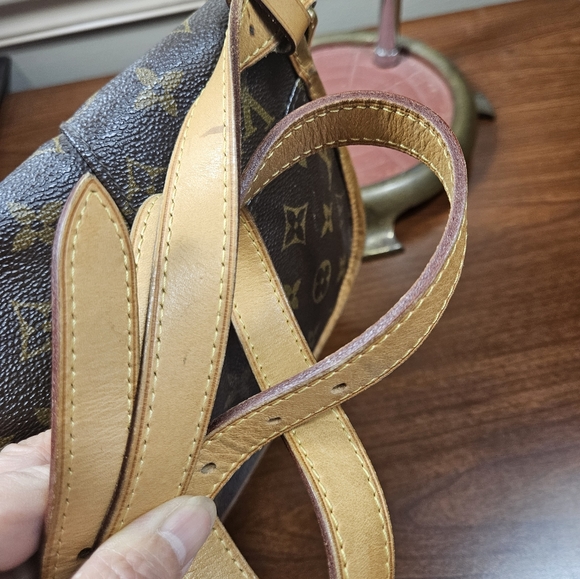 Authentic Louis Vuitton Menilmontant Messenger Cros Bag PM Brown Monogram Canvas - Picture 8 of 13